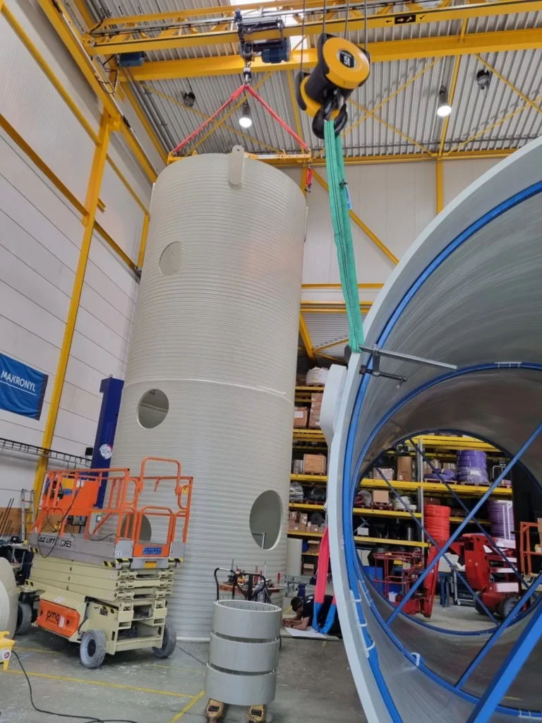 2 PP gaswasinstallaties, bestaande uit 2 in serie geschakelde contact torens.