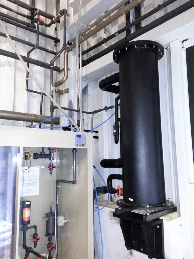tankafvul gaswasser, dampafzuiging tankvulling, chemische dampen afzuigen, natwasser, scrubber, milieuvriendelijke dampafzuiging, kunststof gaswasser - Makronyl 2